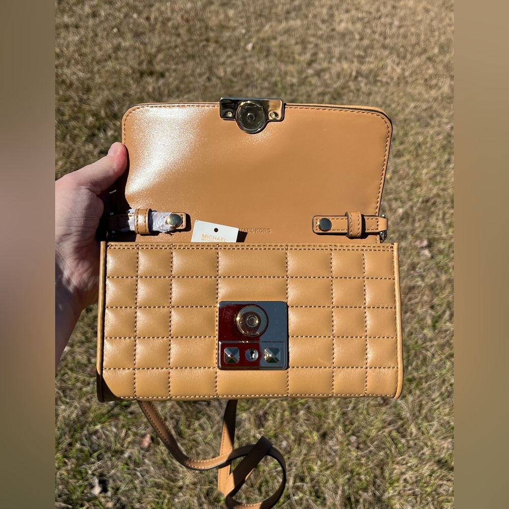 NWT Michael Kors Camel Color Tribeca Quilted Crossbody Bag - Picture 5 of 15